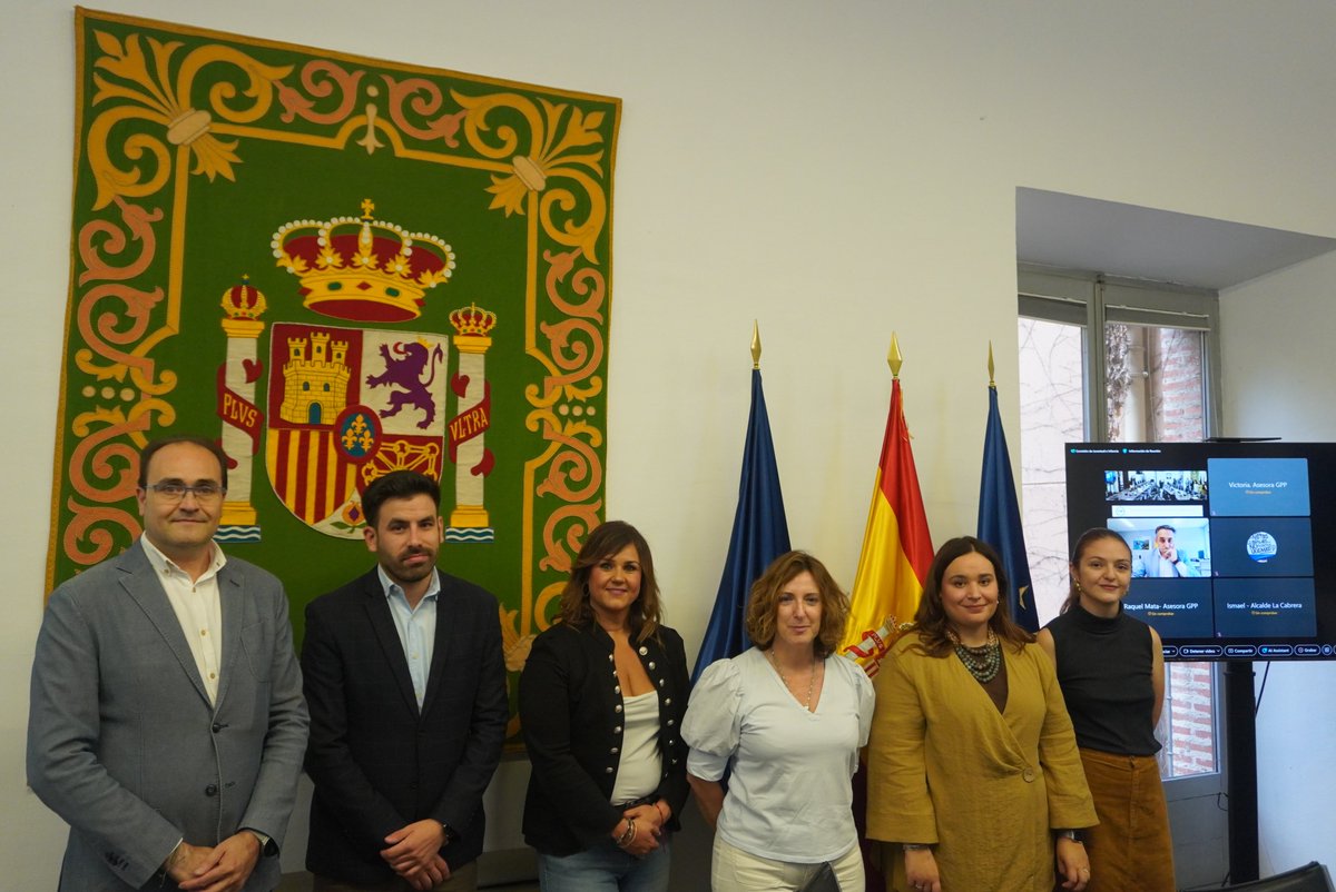 fempcomunica's tweet photo. 👧🧒La Comisión de Juventud e Infancia de la #FEMP ha celebrado una nueva reunión en la que se ha analizado el impacto de las políticas públicas en la población joven y se han compartido distintas cuestiones relacionadas con las políticas de #infancia y juventud en el ámbito local.

➡️Un encuentro para poner en común iniciativas, hacer seguimiento de los convenios con dotación económica y conocer las novedades del programa @CiudadesAmigas.

https://t.co/hGEavXrIq9
