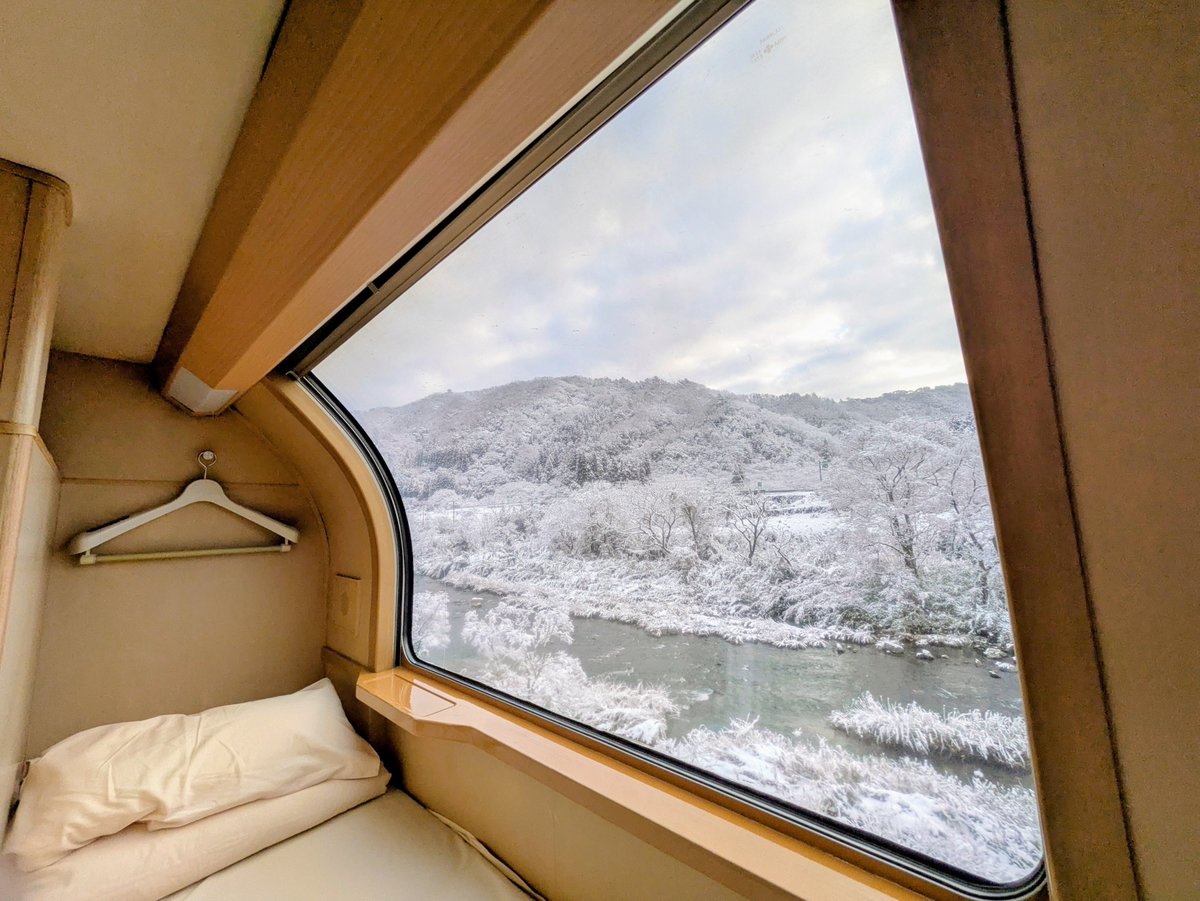 95w59yxd2Txe1AX's tweet photo. またサンライズ出雲で雪景色見たいなぁ https://t.co/d1c5LDuZBl