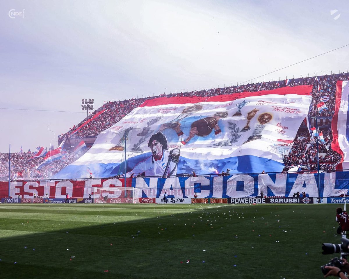 7411Hinchada's tweet photo. Se cumplen 2 años del CLASICO DEL JOKER 
En un clasico cargado de emociones donde se realizó un debido homenaje a Waldemar Victorino y a Juan Izquierdo en la tribuna, la hinchada dio cátedra de fiesta una vez mas, y con el Joker que apareció https://t.co/fwZEMWCNbP