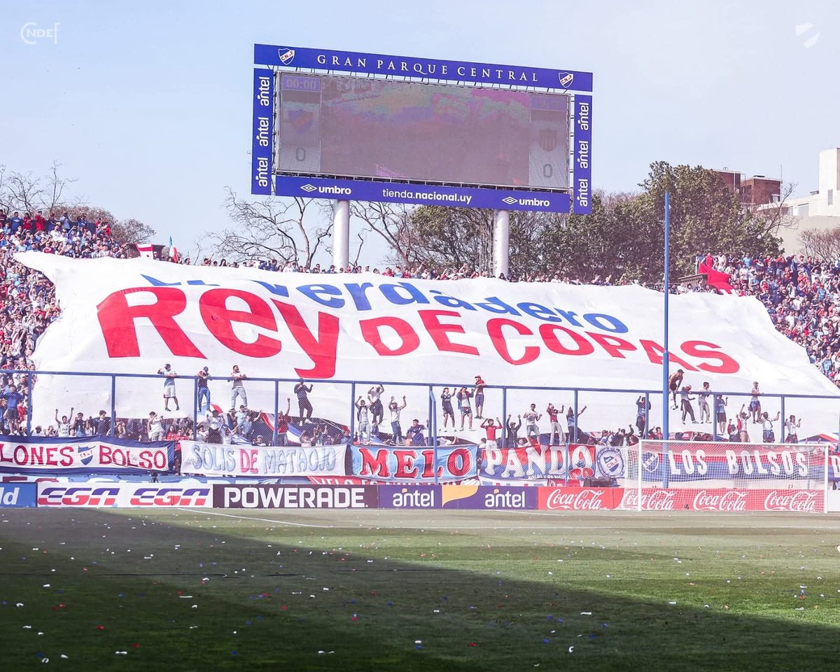7411Hinchada's tweet photo. Se cumplen 2 años del CLASICO DEL JOKER 
En un clasico cargado de emociones donde se realizó un debido homenaje a Waldemar Victorino y a Juan Izquierdo en la tribuna, la hinchada dio cátedra de fiesta una vez mas, y con el Joker que apareció https://t.co/fwZEMWCNbP