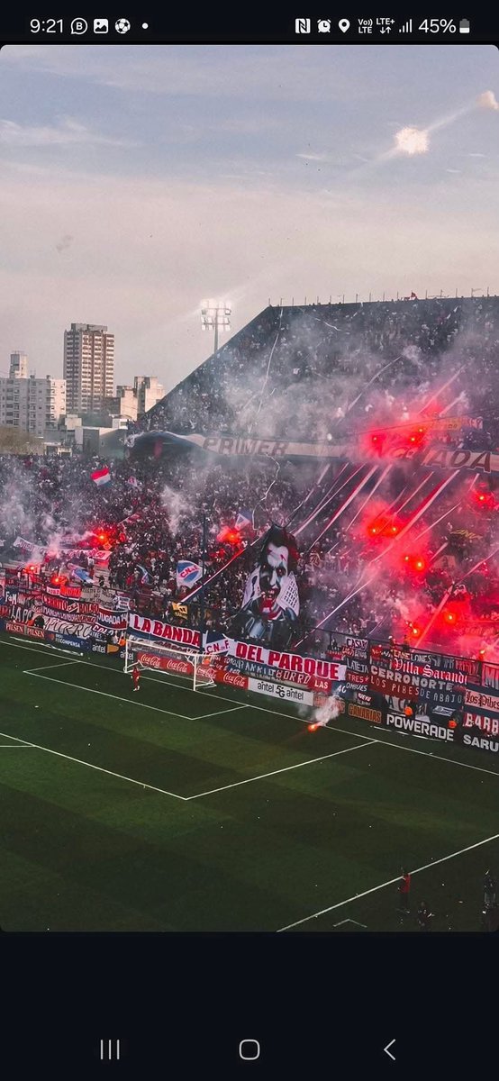 7411Hinchada's tweet photo. Se cumplen 2 años del CLASICO DEL JOKER 
En un clasico cargado de emociones donde se realizó un debido homenaje a Waldemar Victorino y a Juan Izquierdo en la tribuna, la hinchada dio cátedra de fiesta una vez mas, y con el Joker que apareció https://t.co/fwZEMWCNbP