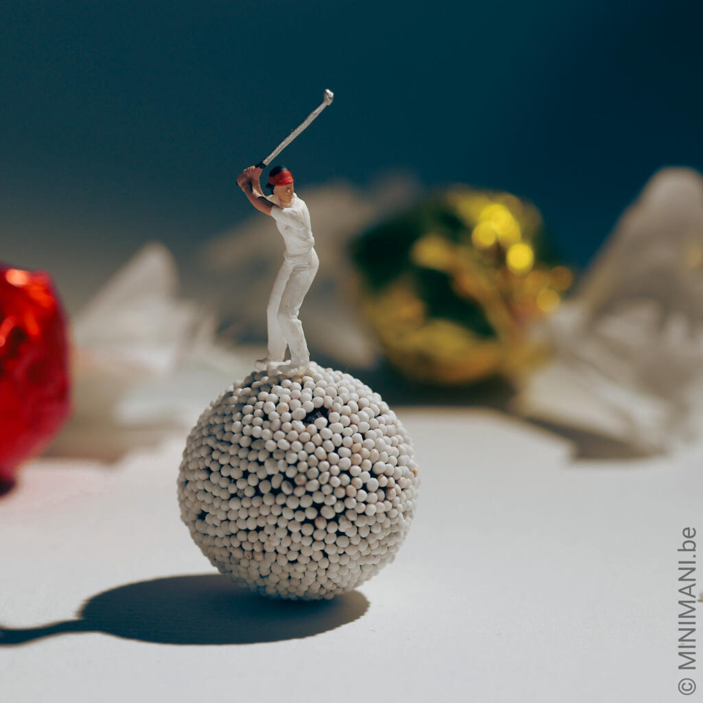 MINIMANI_be's tweet photo. A golfer finds the sweetest fairway imaginable. 🏌️ One careful swing, one colourful candy, and probably a few crumbs in the bunker. #MiniaturePhotography #GolfHumor #GolferGift minimani.​be/en/2026/01/25/sweet-spot/ https://t.co/c9uStooWBz
