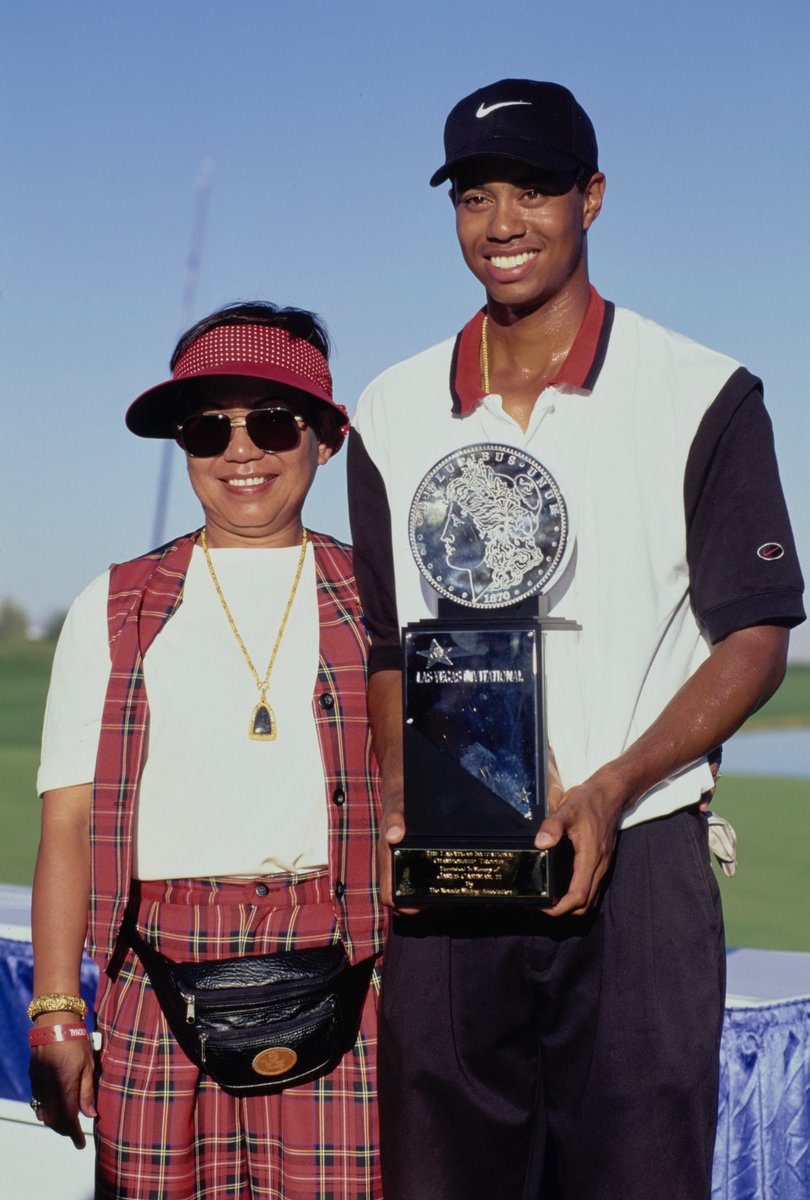 OGTigerTracker's tweet photo. 30 years ago!!!

Tiger won his first PGA Tour event at the 1996 Las Vegas Invitational in a playoff over Davis Love in just his fifth professional start. He collected $297,000, back in the big-check days. Love seeing Tida. #timeflies 🐅 https://t.co/wkTcXVBqs0