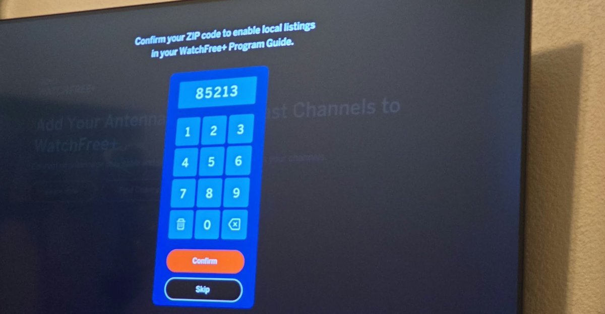 radioman_dan's tweet photo. Does television is so awesome? I should have bought it right when it first came out. You turn it on, you, do the programming. The updates through your telephone. If you don't have wifi by tethering. I now have the air television new. T v guide by zip code, no cable. https://t.co/r2bdAW7URM