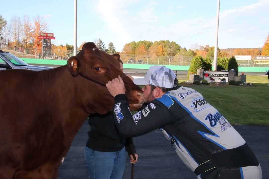 ACTTour's tweet photo. Gabe Brown Wins 64th Northfield Savings Bank Vermont Milk Bowl in Thrilling Final Segment Showdown with Teammate Kaiden Fisher - Read more about the Toughest Short Track Race in America at https://t.co/hfh8cQjNmk

📸 Merrick Cote &amp; Big Al's Photos - Racing Photography https://t.co/oqngkyw1wr