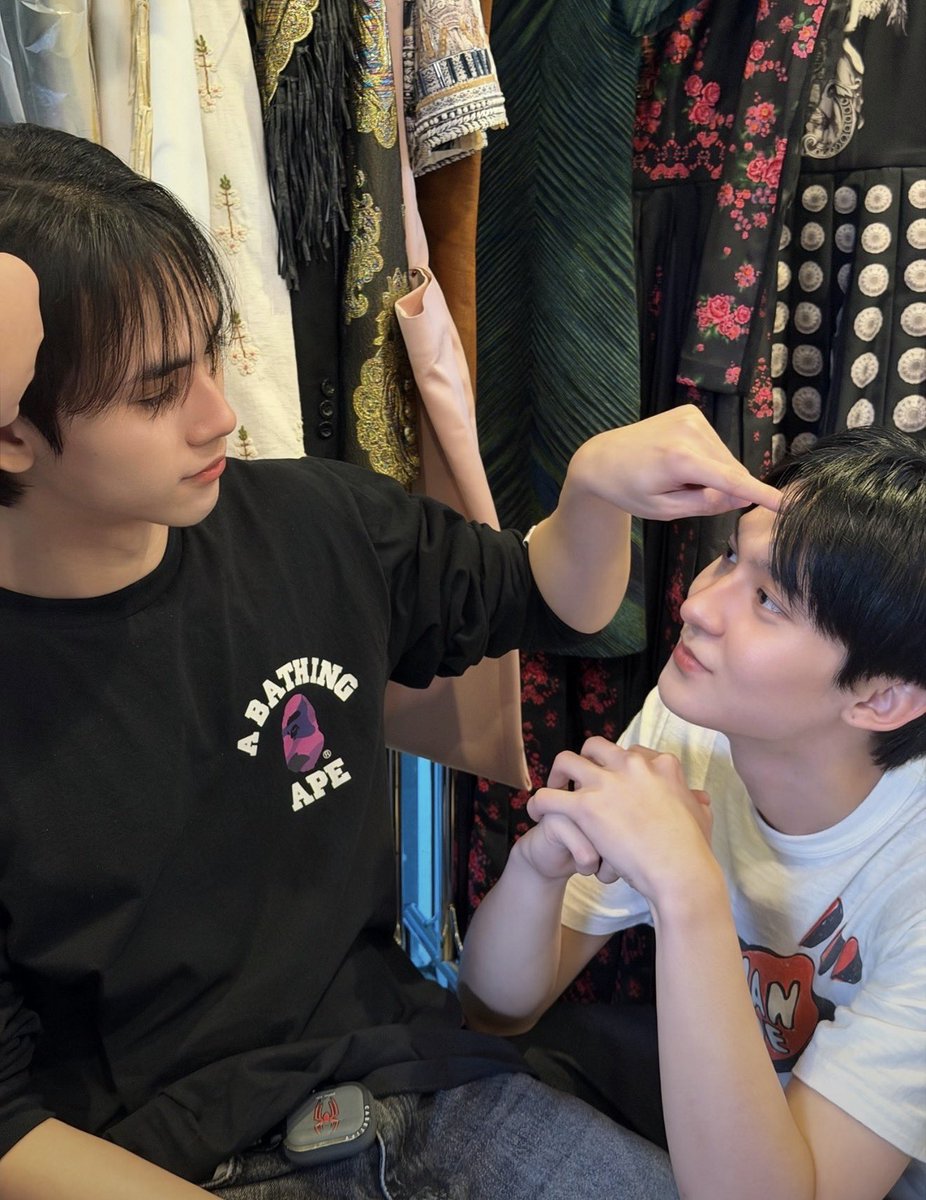 hoshibxmi's tweet photo. ขนาดยูโรชีทยังแอบคบกันเหมือนเร็นจิธามแล้วริวแพทหล่ะ😌😌
#ryujinpatji https://t.co/F7QjHRZrQm