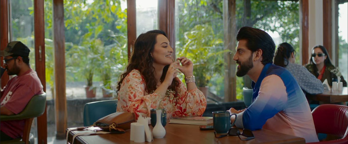 AshaantSagar's tweet photo. The trailer has just enough information to make you curious and not enough to make you comfortable 😂
#TuHaiMeriKiranTrailer #SonakshiSinha #ZaheerIqbal https://t.co/6uf1COAzvf