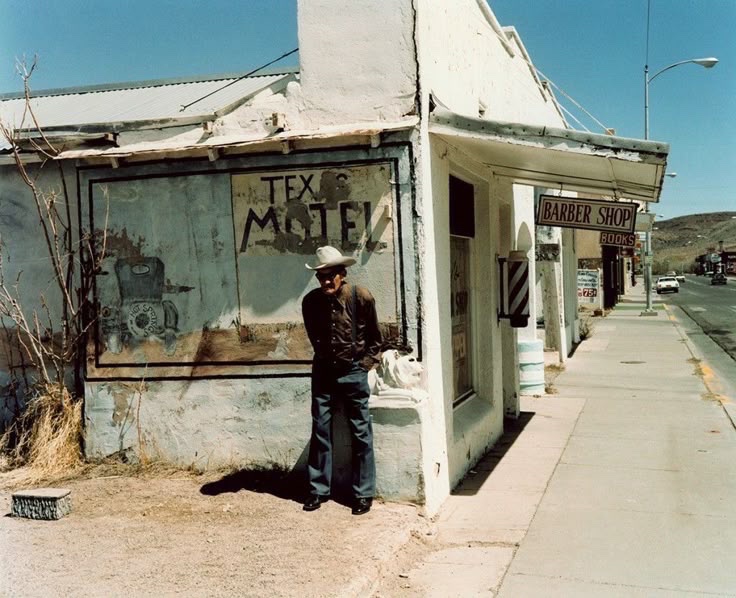eyeonaxis's tweet photo. Before filming 'Paris, Texas,' Wim Wenders took a long road trip through Texas, Arizona, New Mexico, and California, collecting visual references for his film. Along the way, he shot stunning photographs like these: https://t.co/dZBE1dipeS