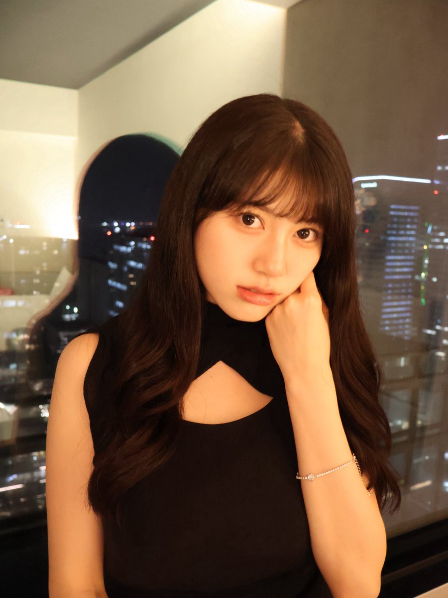 rena_mv0405's tweet photo. 大人っぽいの好き？🖤ྀི

明日は、、
📍Shibuya LOVE で13:00からトップバッターやらせていただきます！
アイドルデビューしてから明日でちょうど１ヶ月になります🎤 
成長した姿見に来てね👶🏻💛 https://t.co/VG7TT1IExJ