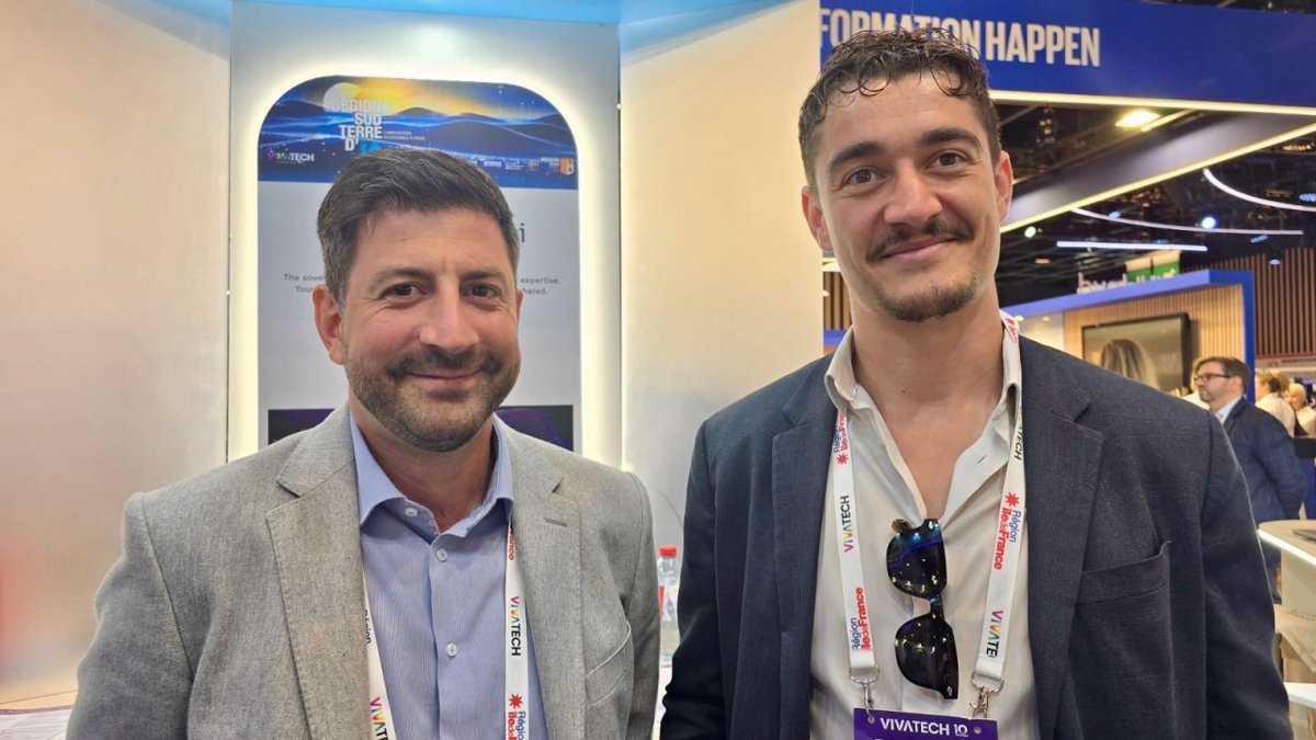 DavidSimplot's tweet photo. Après le "tout cloud", l’IA remet une question au centre : qui maîtrise données et infrastructures ? À @SophiaAntip0lis, @Optivalue_ai illustre cette évolution avec une IA conçue pour fonctionner chez ses clients https://t.co/zrFLuNOKL4 via @Tribuca #IA #SouverainetéNumérique #SophiaAntipolis #TerredIA #SophiaStartups