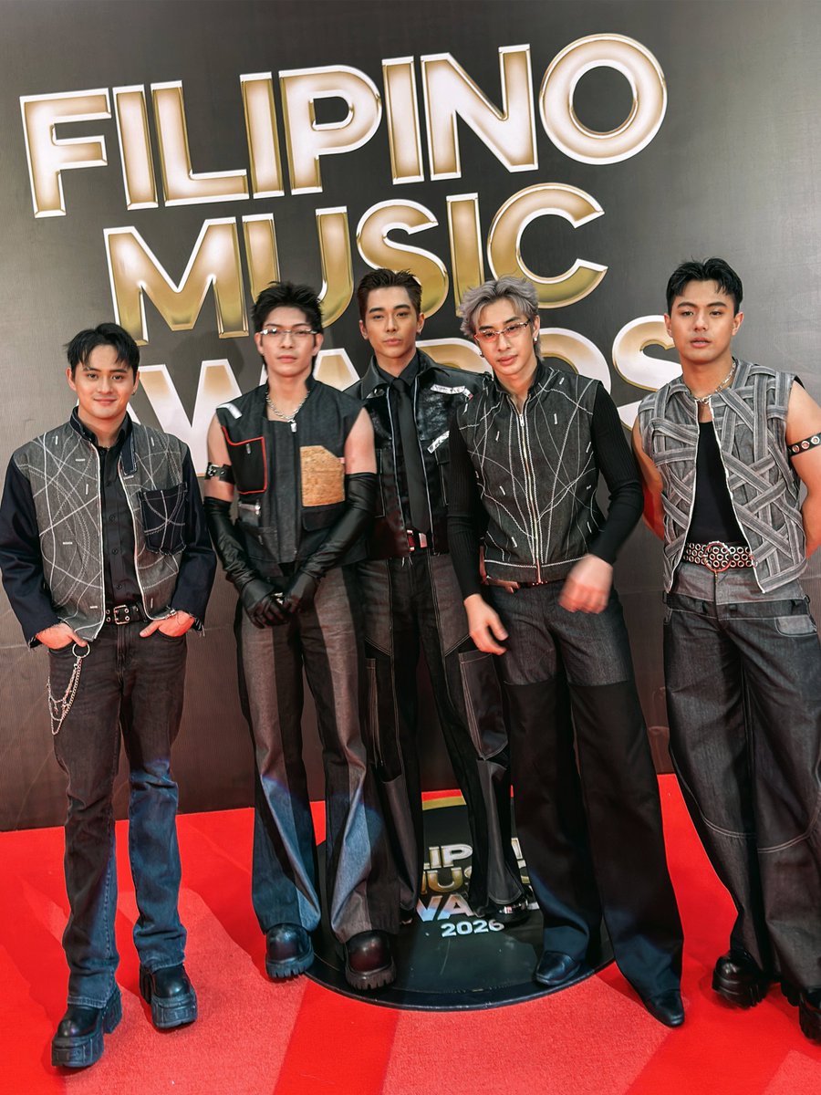 bgyo_ph's tweet photo. Red carpet ready and looking fresh at the Filipino Music Awards!✨💙

BGYO STARS AT FMA

#BGYO
#BGYOForFilipinoMusicAwards
#BGYOForFMAs
#FilipinoMusicAwards
#FMAs https://t.co/D64u2qRmP6