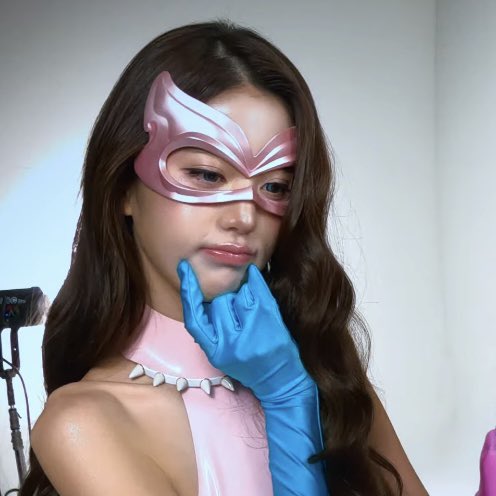 wonyofeed's tweet photo. bat pink is NOT saving anybody 😭 https://t.co/ppz0PEE8ip