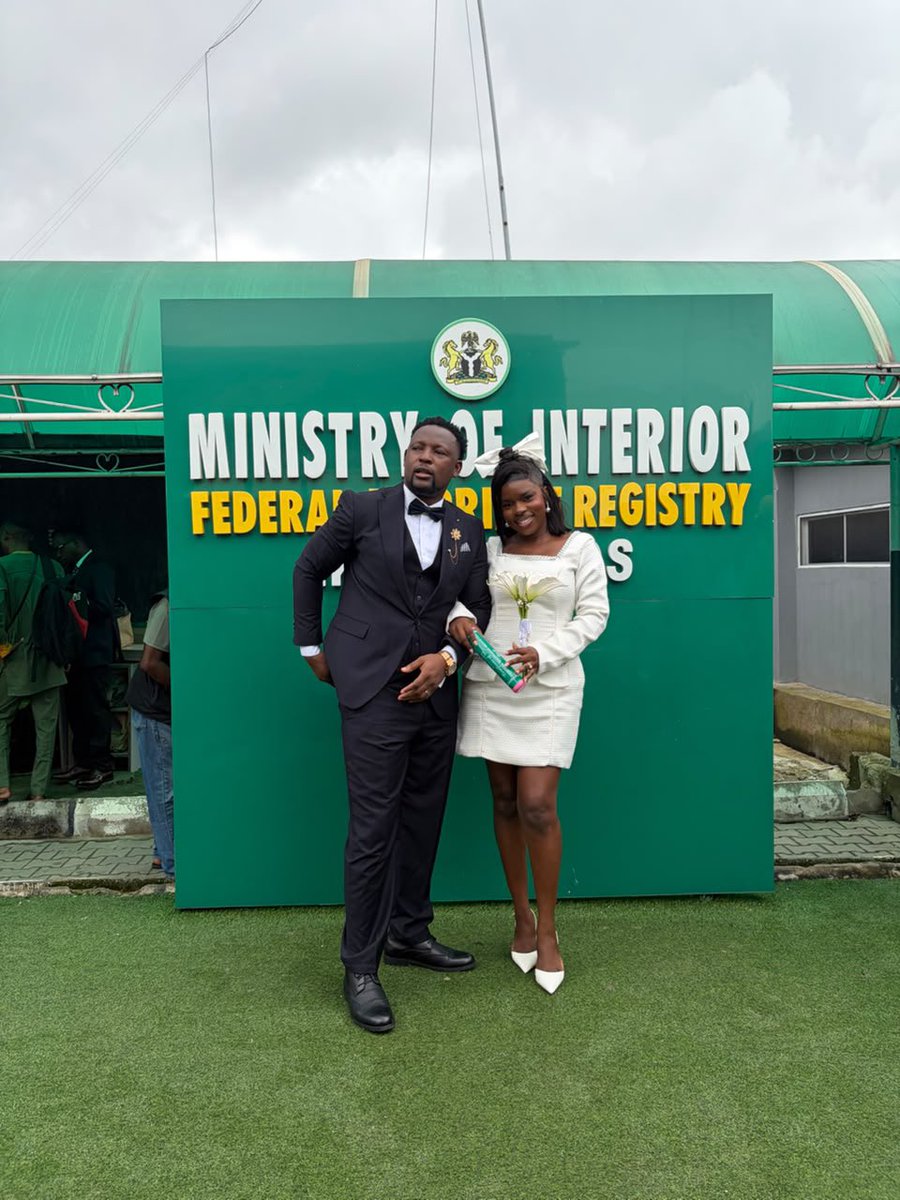 theladylevite's tweet photo. Congratulations twinee 🥰. Your home is blessed 🥳🥳. We party on Saturday https://t.co/3TuwrvpueJ