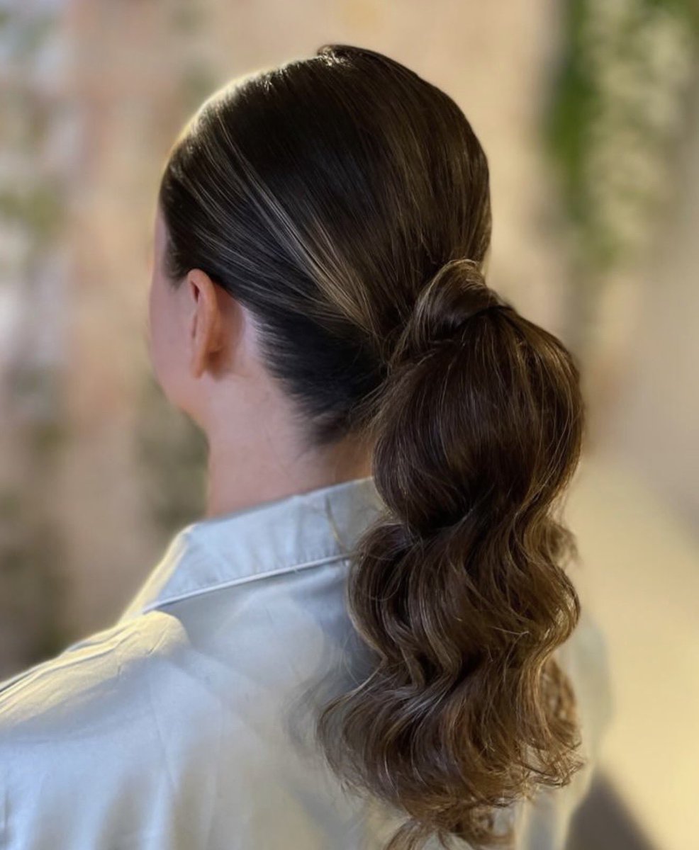voevolution's tweet photo. Who said a ponytail can’t be elegant? 

When it’s done right, it’s not just a hairstyle.. it’s a statement.

Sleek, polished, sophisticated, and effortlessly chic. Because sometimes, less really is more. 🤍

The perfect ponytail speaks for itself. https://t.co/lmidDT6IJU