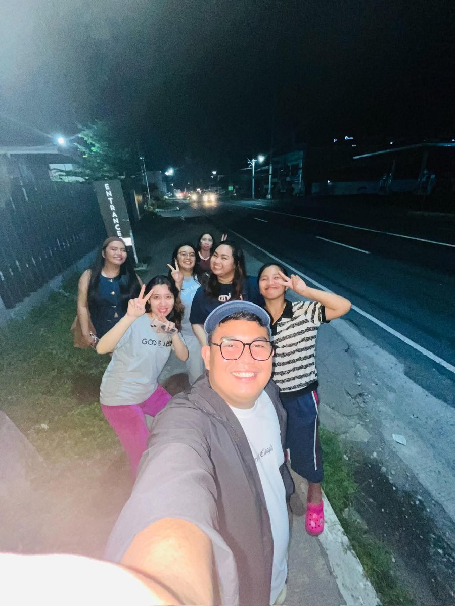 anggeee_10's tweet photo. When ulit magmaMcDo? Miss ko na kayo mga bes! 😭❤ https://t.co/jsygoJn8jR