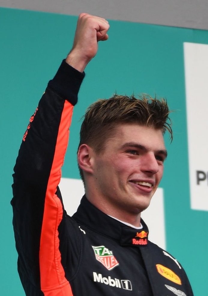 alenaamvp's tweet photo. 2017: un pequeño Max conquistando Sepang
2026: una leyenda regresando a reclamarlo

esto es demasiado para mi pobre corazón🥺😭😭 https://t.co/l5N8j48USQ