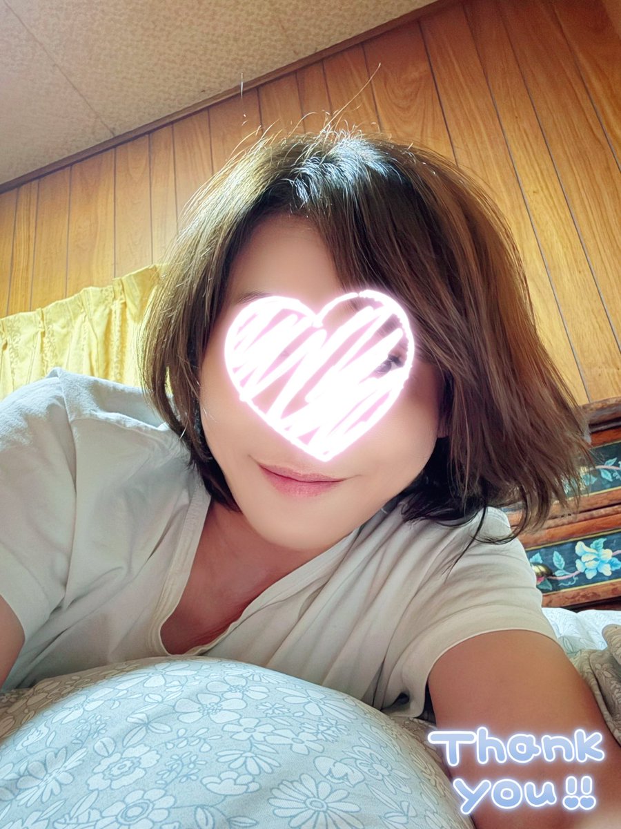 okadarumi's tweet photo. お布団にずどーん❣️
今日は早めにおやすみなさいです🌙
まだ寝ませんが
ゆっくりタイム💕
また明日ね😊
おやすみなさい😘 https://t.co/v0VPBqHJLU