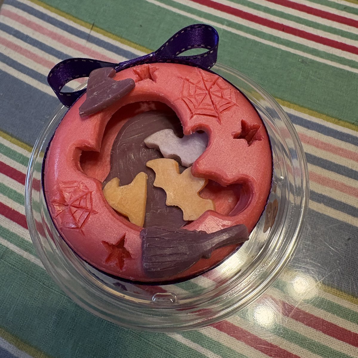 SmileYyts's tweet photo. 今夜はソープカービング教室でした😊
ハロウィンのおばけちゃん可愛くできたよ〜🎃

#ソープカービング
#柴田町総合体育館 https://t.co/MxEXzZ8u8u