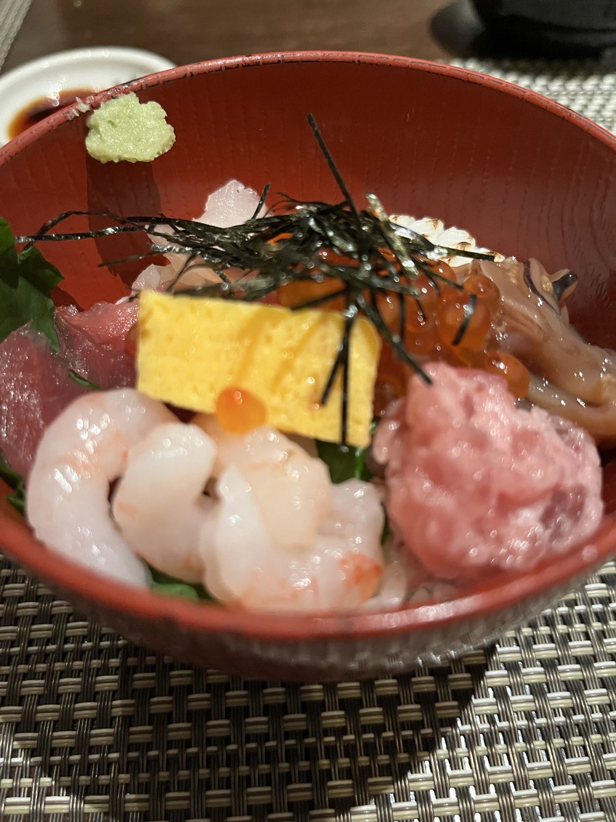 lunakota's tweet photo. ローストビーフ、天ぷら、お寿司、海鮮丼
#シェフズライブキッチン 
#インターコンチネンタル東京ベイ https://t.co/nM5iNkOup4