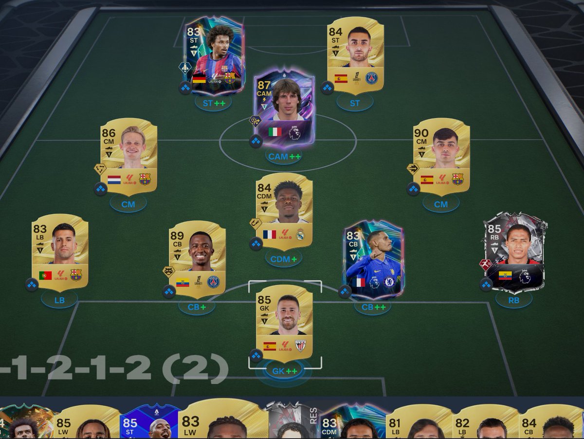 1beelly's tweet photo. @35AlhassanAM14 @FUT_Y1 مايحتاج توه طلع لي عم القلوب
وبكذا التشكيله كامله صارت مالك اول اقدر اخلص تحديات مالك اول بدون قروشه https://t.co/NWazloxW4a