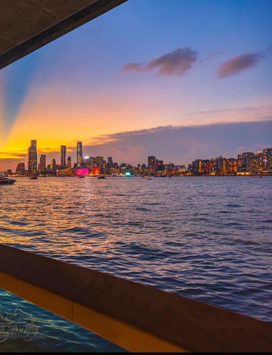 msslindia's tweet photo. Sunset @HongKong https://t.co/lMFPY9apgd
