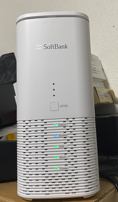Amuu949503's tweet photo. (ヽ´ω｀)これなんやと思う？

なにこれ…？(´・ω・｀)

(ヽ´ω｀)95000円のホームルーター

えぇ…(´・ω・｀) https://t.co/4oUJteG5H1