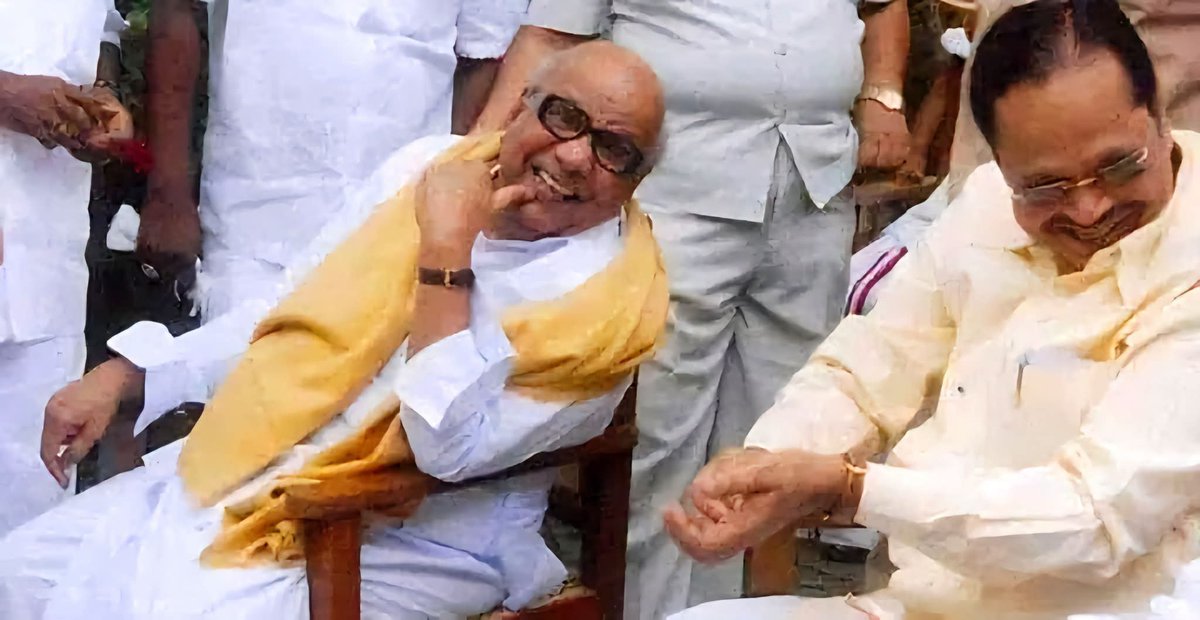 shanmugamchin10's tweet photo. ஏன்ணே எனக்கு ரொம்ப நாளா ஒரு சந்தேகம்ணே?

என்ன சந்தேகம் தொர?

அண்ணே, எம்ஜிஆர் காலத்தில் இருந்து இன்னிக்கு இருக்கற நண்டு சிண்டுங்க வரைக்கும் 'திமுக ஒரு தீய சக்தி' அப்டீன்னு சொல்றாங்களே? எம்ஜிஆர் சொன்ன போதெல்லாம் நீங்க பெருசா அதற்கு எதிர்ப்போ பதிலோ சொல்லலையே? ஏன்ணே?

 அவங்கல்லாம் உள்ளதைத்தானே சொல்றாங்க?

உள்ளதை சொல்றாங்களா? புரியலையேணே?

தொர, ஒருத்தனுக்கு இதயத்துல கோளாறுனா அவன் எந்த டாக்டர்கிட்ட போய் மருத்துவம் பார்ப்பான்? 

இதய டாக்டர்கிட்டணே!

ஒருத்தனுக்கு புற்றுநோய்னு வச்சுக்க அவன் எந்த டாக்டர்கிட்ட போவான்?

புற்றுநோய் டாக்டர்கிட்ட.

புற்றுநோயை தடுப்பதால் அவரை கேன்சர் டாக்டர்னு தானே பொதுவா மக்கள் சொல்வாங்க?

ஆமாம்ணே.

இன்னோரு கேள்விக்கு பதில் சொல்லு தொர. உங்க வீட்டுக்கு பக்கத்துல ஒரு வீடு பத்தி எரிஞ்சா நீ என்ன செய்வே?

தீயணைப்புக்கு போன் பண்ணுவேன்ணே

தீயணைப்புக்கு இங்கிலீஷ்ல என்ன சொல்லுவே?

Fire Engine ணே

பொதுவாக Engine என்றால் வேகத்தை கூட்டுவது. ஆனா, ஒரு ஃபயர் இஞ்சின், தீயை அணைக்குமா தீயை அதிகப்படுத்துமா?

நிச்சயமா தீயை அணைக்கும்ணே.

அந்த ஃபயர் இஞ்சின் தான் தொர திமுக.
சமூகத்துல இருக்கற தீமைகளுக்கு Fire செய்வதால் தான் திமுக ஒரு தீய சக்தி. 

உண்மை தானேணே.