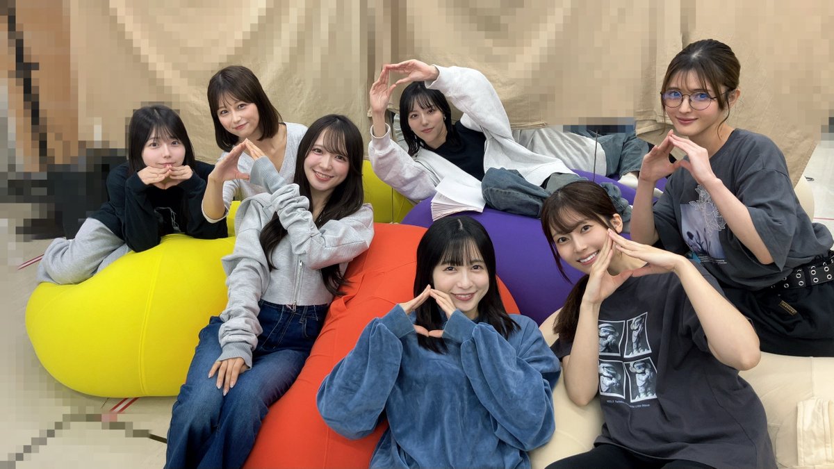 neo_slime300's tweet photo. ねお・りーでぃんぐ「スライム倒して300年、知らないうちにレベルMAXになってました」
📝稽古場レポート📝

本日もねおスライム倒して300年の稽古でした！
ねおスライムにちなんで、皆んなでスライムポーズ📸

明日からもどんどんブラッシュアップしていきます、皆様ぜひ本番をお楽しみに✨

・席種・料金（税込／全席指定）
🎟 通常チケット：8,800円

💻お申し込みはこちら
https://t.co/40B4ACtzp1

💻公式HPはこちら
https://t.co/UfmZUJHnUv

#ねおスライム倒して300年