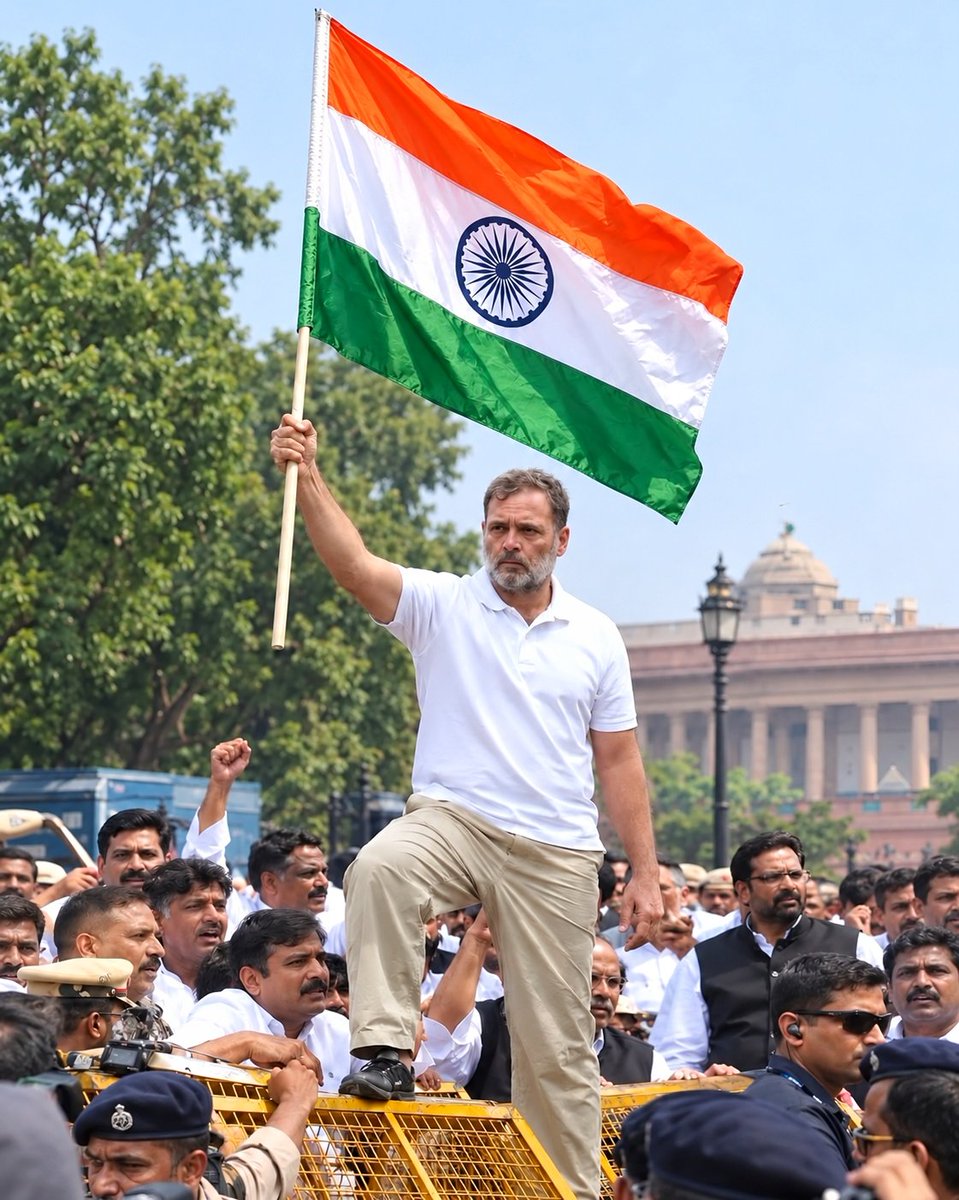 NehaAisa's tweet photo. We will stand together in the fight for democracy, save our country’s democracy, and ensure that the traitors of our nation are punished.
हम  लोकतंत्र की लड़ाई में एकजुट होकर खड़े रहेंगे, देश के लोकतंत्र को बचाएंगे और देश के गद्दारों को सज़ा दिलवाएंगे। https://t.co/RwDpuJQCZ5