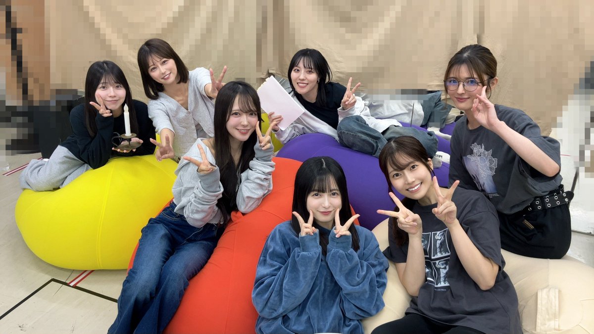 neo_slime300's tweet photo. ねお・りーでぃんぐ「スライム倒して300年、知らないうちにレベルMAXになってました」
📝稽古場レポート📝

本日もねおスライム倒して300年の稽古でした！
ねおスライムにちなんで、皆んなでスライムポーズ📸

明日からもどんどんブラッシュアップしていきます、皆様ぜひ本番をお楽しみに✨

・席種・料金（税込／全席指定）
🎟 通常チケット：8,800円

💻お申し込みはこちら
https://t.co/40B4ACtzp1

💻公式HPはこちら
https://t.co/UfmZUJHnUv

#ねおスライム倒して300年
