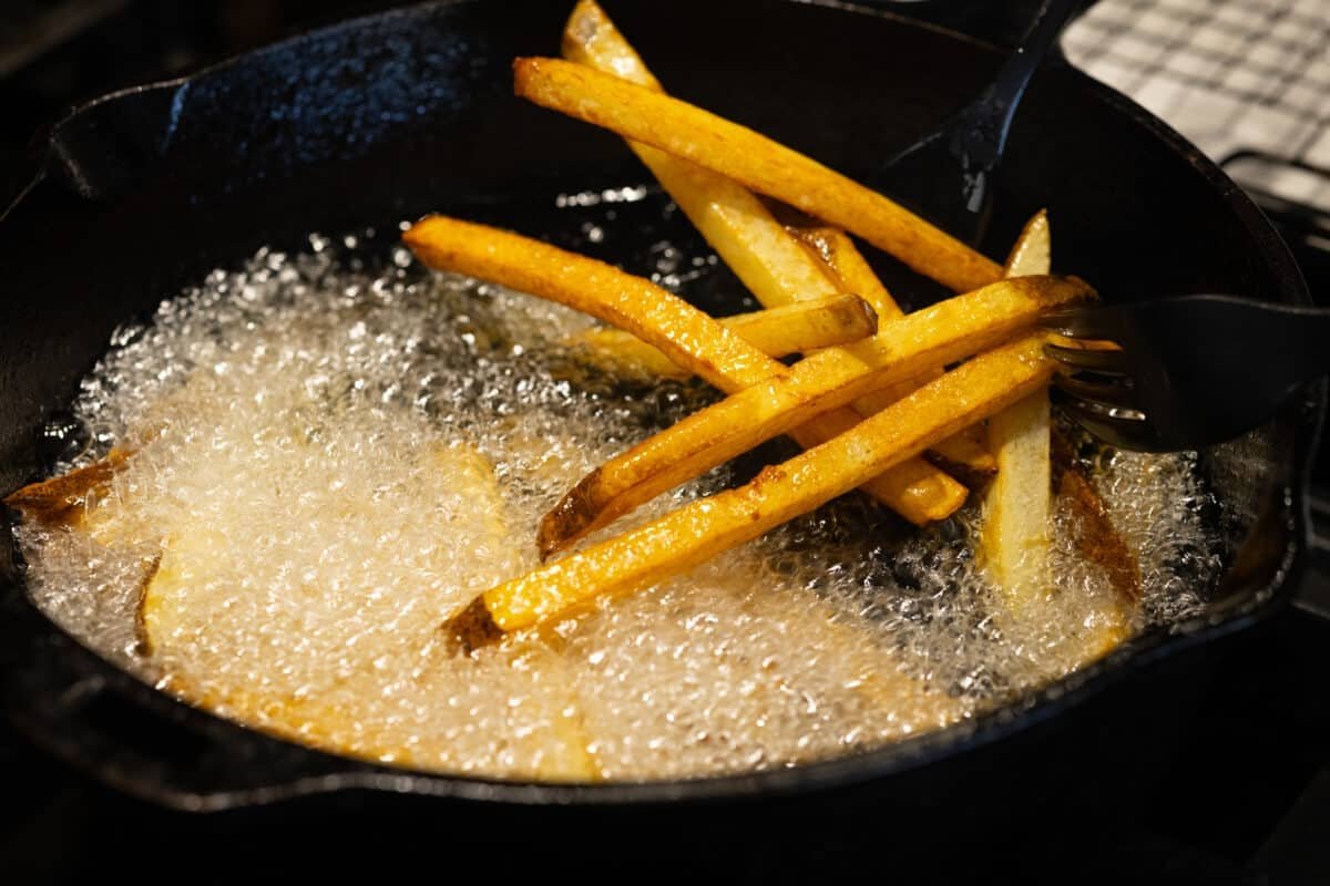 SamaHoole's tweet photo. Fried food was never bad for you. The fat was swapped in 1990 and the word fried took the blame.

Same potato, same pan, same 180 degrees, same cook. The only thing that changed was what went in on Tuesday.

In tallow:

- No double bonds, nothing for heat to break.
- Aldehydes above the pan: barely measurable.
- Day five oil: the same as day one.
- Smell: Sunday roast.
- The chip carries out: potato and beef fat.
- Your artery does: nothing. It cannot oxidise.
- Your grandparents ate it twice a week and were the leanest generation on record.

In sunflower oil:

- Two double bonds a molecule, breaking from the first hour.
- Aldehydes above the pan: up to 200 times the safety limit.
- Day five oil: a different chemical.
- Smell: the chip shop at closing.
- The chip carries out: potato and the reaction.
- Your artery does: builds the plaque out of it.
- You eat it once a week and feel guilty.

The chip shop went from the fat that cannot oxidise to the fat that does nothing else, on the advice of a leaflet, and 30 years later the chip is the villain and the bottle has a heart on it.

Put the dripping back and the chip goes back to being food.
