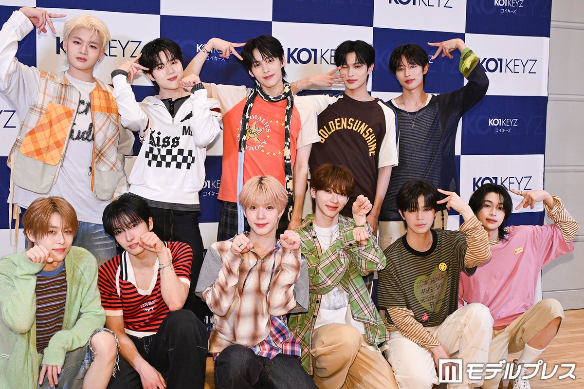 modelpress's tweet photo. KO1KEYZ（コイキーズ）、
デビュー前日ショーケースで感極まる 
欠席YUKIの想いも背負って表明

📋️全員コメント
https://t.co/RoPLY4Wwjp

☘️「12人でデビューということをすごく大切に思っていますし、誰1人欠けないグループでいたい」
🍰「一生かけてみなさんのことを幸せにしたい」 https://t.co/oayJsgAbWV