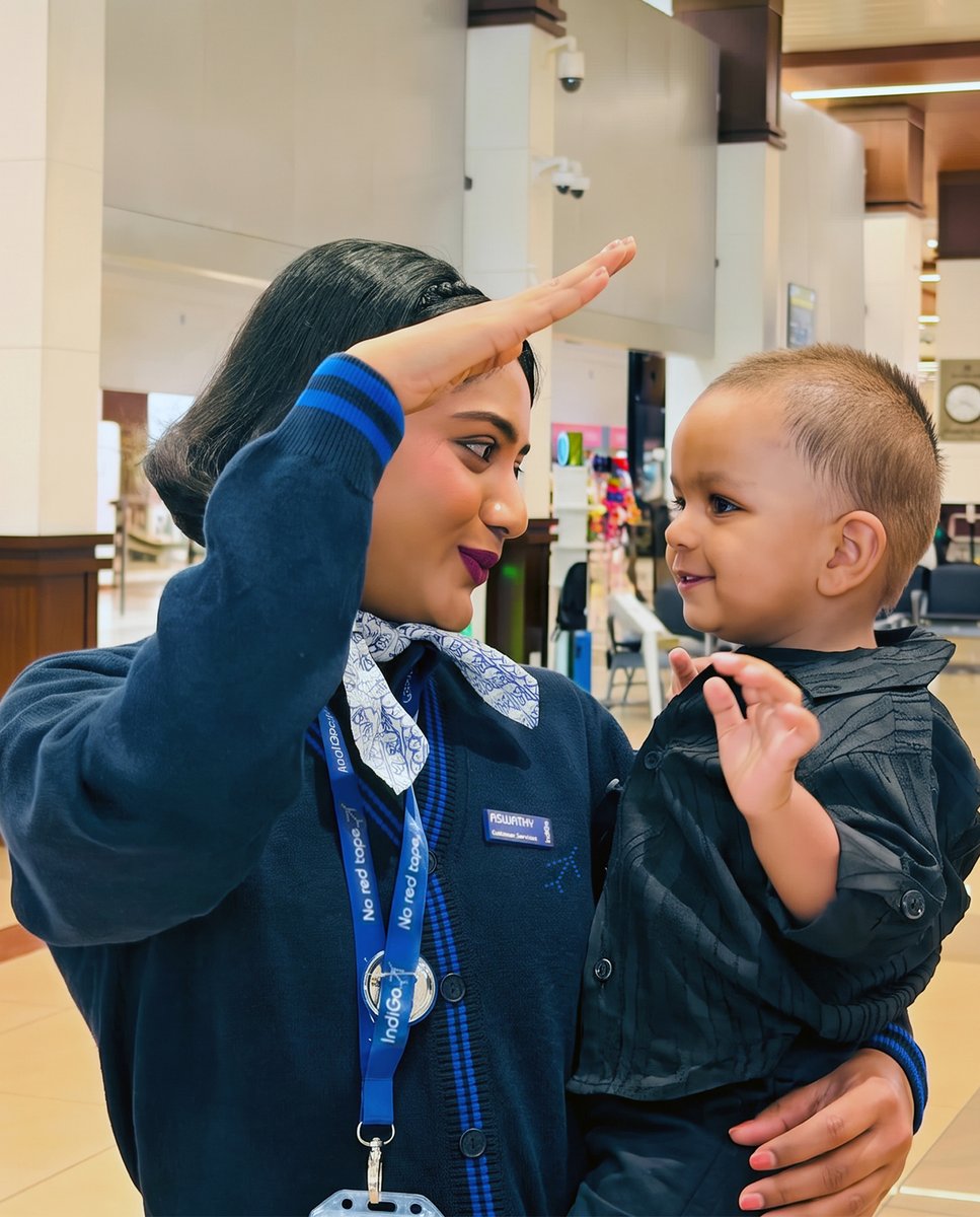 IndiGo6E's tweet photo. A little hand to hold, a little moment to remember. #ServiceFromTheHeart #goIndiGo 💙 https://t.co/BLZuROjr1K