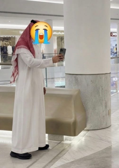 ggffrr555's tweet photo. نفس المكااان بس حظي مو زين 😭😂 https://t.co/ufRrmPQhvL