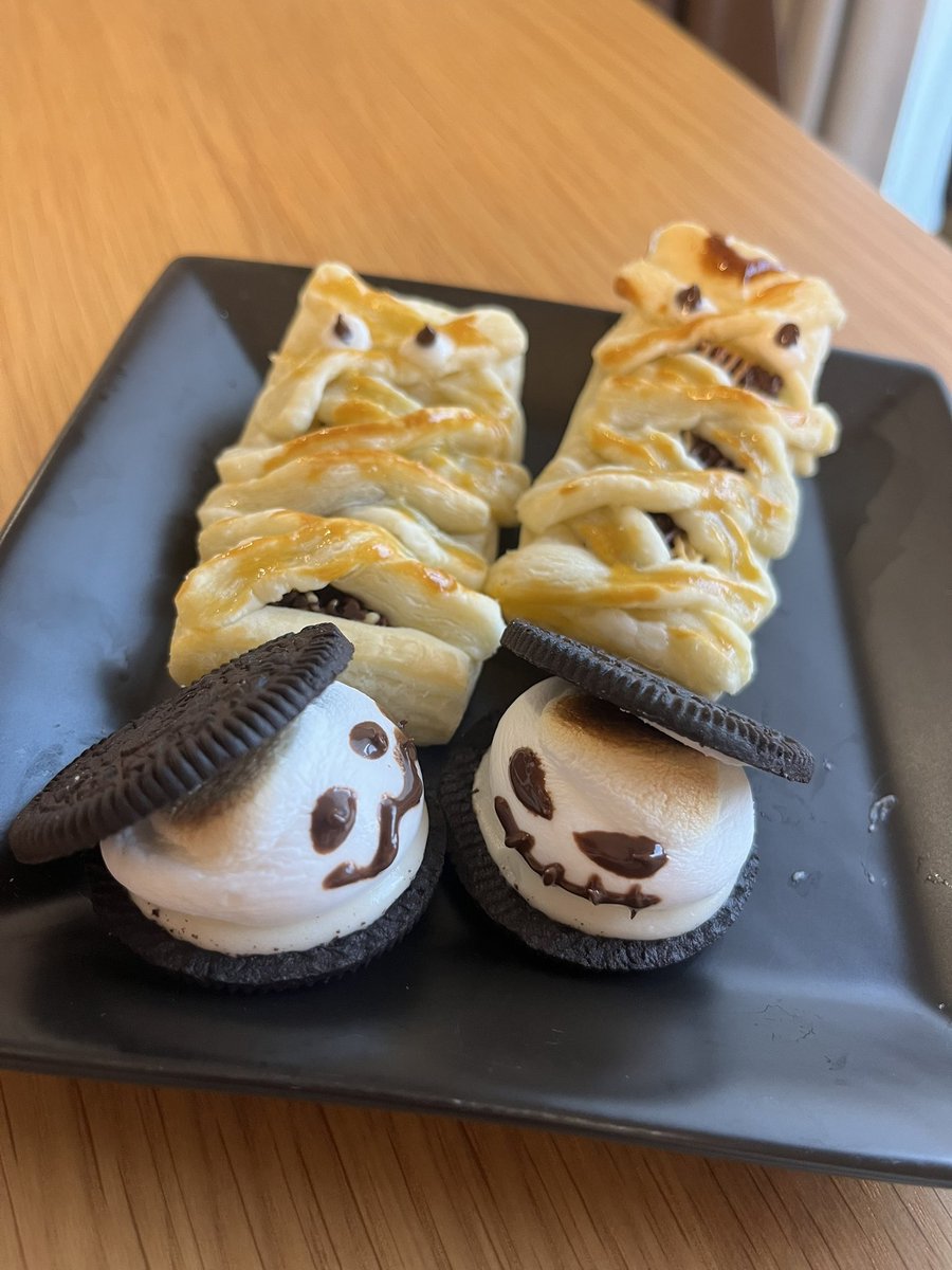 Lilybell_x's tweet photo. そうだ
ミュート中にしゃべってたやつ
貼っとこう

ちょっと早いけど
ハッピーハロウィーン🎃👻 https://t.co/ETyQP3xcCU
