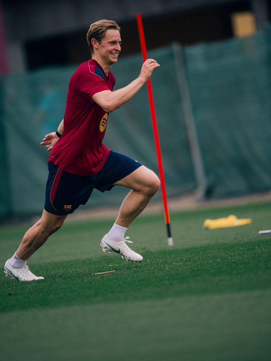 Blaugranation_'s tweet photo. De Jong est de retour à l’entraînement 🥹 https://t.co/ynML7qxyIS