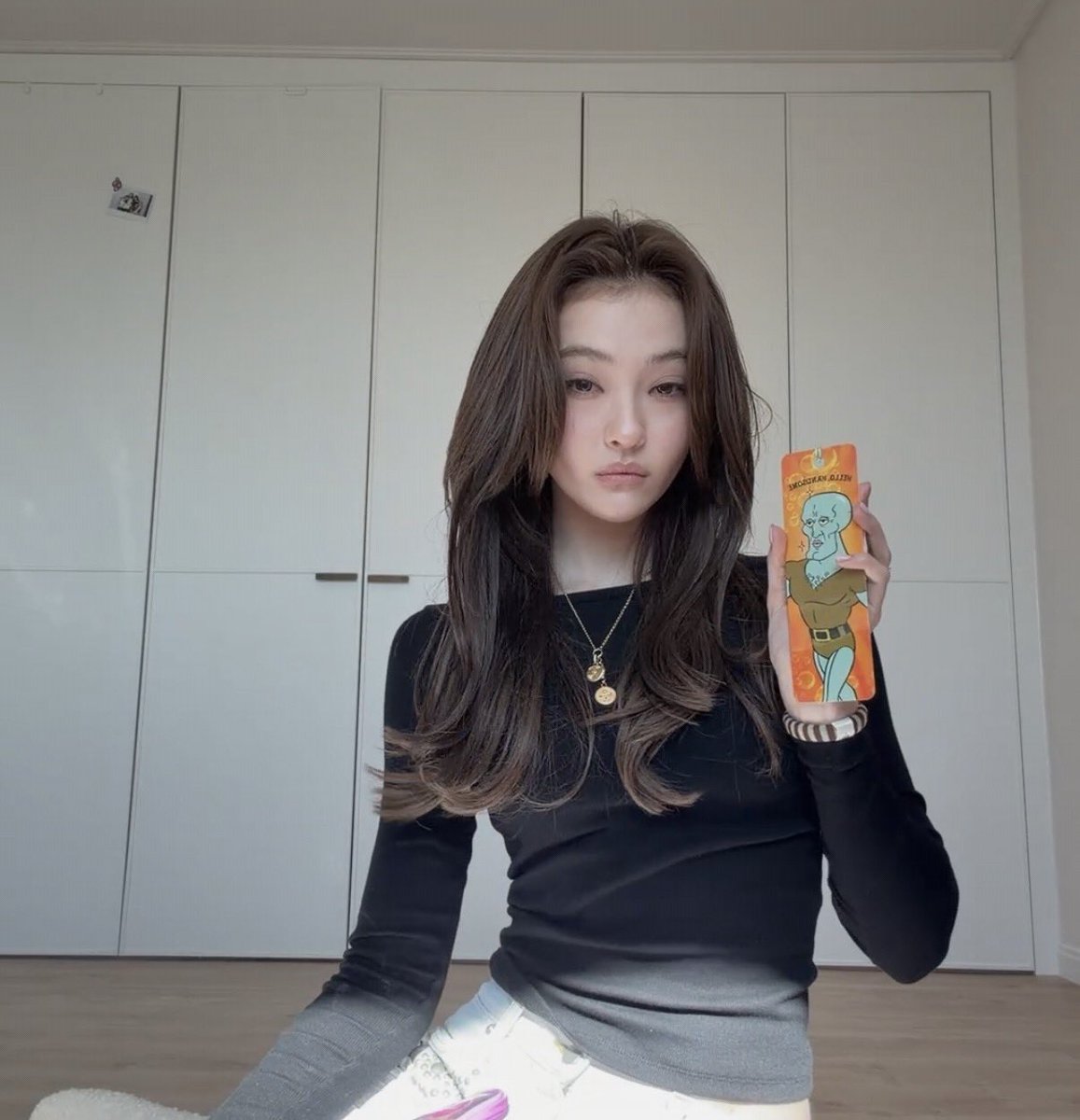 chateIIa's tweet photo. @annamorll queen never cry https://t.co/Xn6uFbbZCL