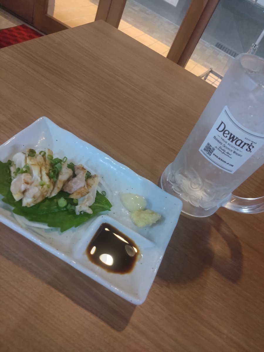 natchi987654's tweet photo. 鹿児島出張。黒伊佐錦250円、伊佐美300円、キビナゴ、鳥刺しで締めて1200円。絶対値段バグってるww
#鹿児島 
#立ち呑み https://t.co/NBAWGNVuaX