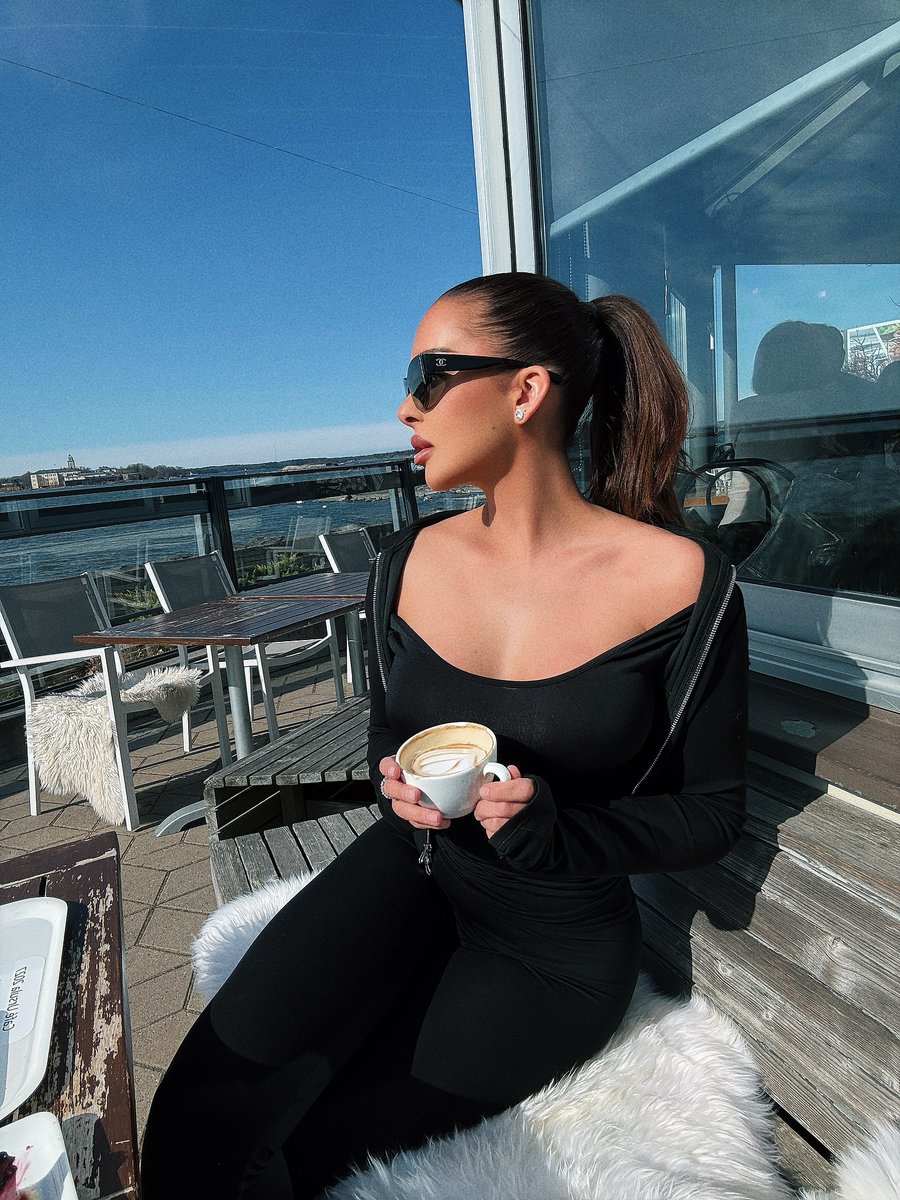 Smart2898's tweet photo. Fueling my soul with sunshine and caffeine☀️☕️ https://t.co/nDwGsWZA6C