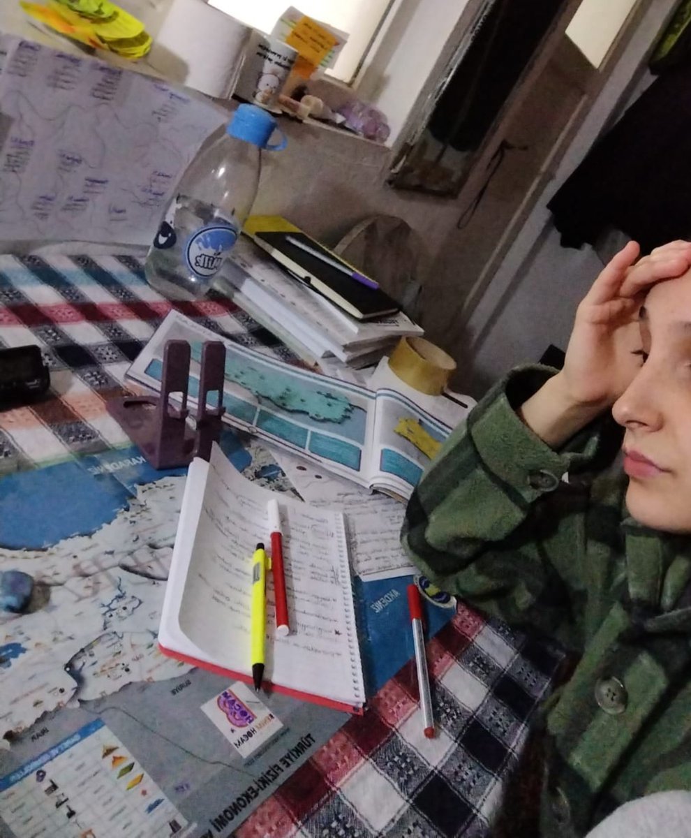 marssss_3's tweet photo. Gözüm yaşarıyor yüreğim yanıyor olmasaydı sonumuz böyle https://t.co/9FU4zdHFFc