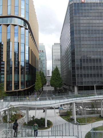 fishmejina33's tweet photo. 博多駅前西銀ビルの裏の公園 https://t.co/ToBuQ5PSXq