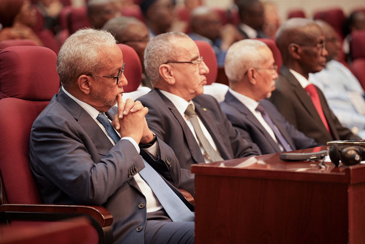 PrimatureRIM's tweet photo. صاحب المعالي الوزير الأول السيد المختار ولد اجاي يفتتح  بنواكشوط، المنتدى رفيع المستوى حول المناخ والسلام والأمن (منطقة الساحل وخليج غينيا)، تحت شعار:  "معا من أجل الصمود والسلام". https://t.co/zdvemlXlhY