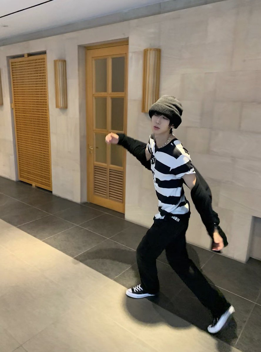hxounld's tweet photo. 널 사랑하는 버릇 https://t.co/d9vmiGm3nO