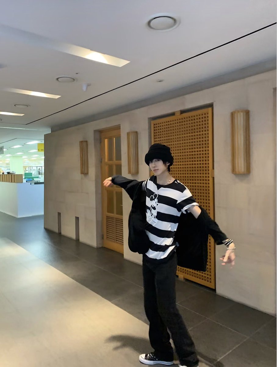 hxounld's tweet photo. 널 사랑하는 버릇 https://t.co/d9vmiGm3nO