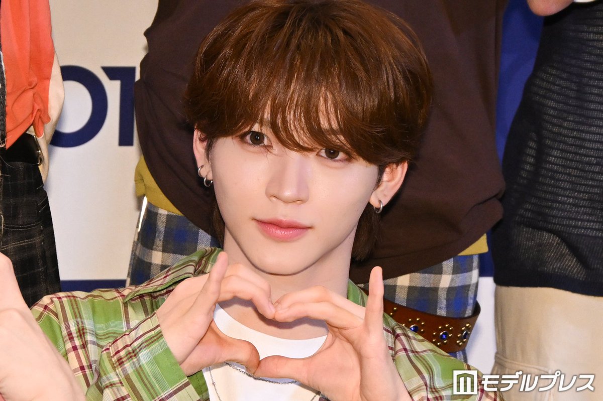 modelpress's tweet photo. 【全員ソロ写真あり📸】
𝗞𝗢𝟭𝗞𝗘𝗬𝗭 𝗗𝗘𝗕𝗨𝗧 𝗦𝗛𝗢𝗪𝗖𝗔𝗦𝗘

KO1KEYZ・DAIKI「絶対売れまーす！」
元気いっぱい宣言で報道陣笑い
https://t.co/gICCyNFgxQ

報道陣に向けてDAIKIが代表し「期待を超えるような活動をこれからしてまいりますので、よろし��お願いします！KO1KEYZ（コイキーズ）絶対売れまーす！」と挨拶すると、メンバーも「売れまーす！」と口を揃えた。
