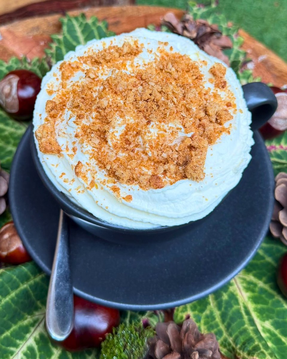 ProjectCoffeeUK's tweet photo. Don't miss this NEW autumn special at Project Coffee! 👇🏻

Apple Crumble Hot Chocolate 🍏
A smooth blend of rich West African cocoa, steamed milk &amp; syrup, topped with a whipped cream and crumble topping! ✨

Visit 📍 Project Coffee #TadpoleGardenVillage #Swindon https://t.co/GmGZ0b4ZcD