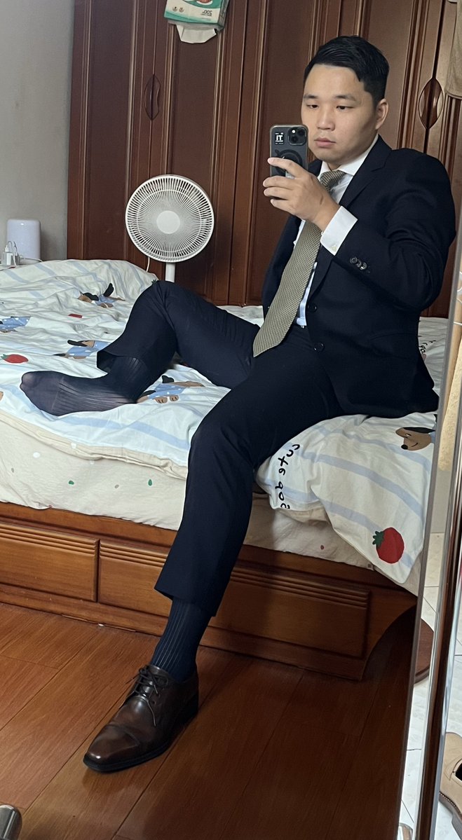 tp_neomann's tweet photo. new post's coming
#suit #正装 #正装丝袜 #人夫 #大叔控 https://t.co/myCKjHRNFW