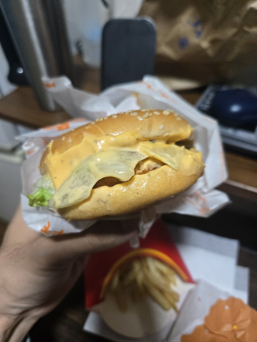 BullF1n's tweet photo. さよなら😭 https://t.co/27YQyAIP3D
