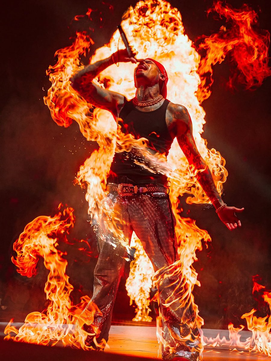 tmbreezy21's tweet photo. HIM 🔥 https://t.co/gdzyKxb9an