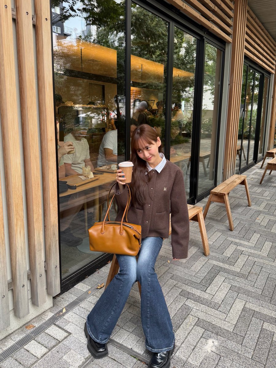 IONA0903's tweet photo. 【ZOZOTOWN】

秋のカフェコーデは
“ジャケット × デニム” がちょうどいい☕️🤎 https://t.co/IfICKwXrXH